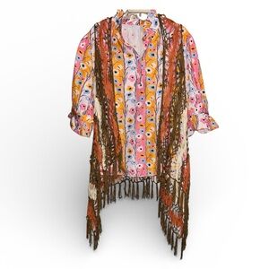 🩷🧡2X NWOT Floral Blouse with Boho Vintage Fringe Vest